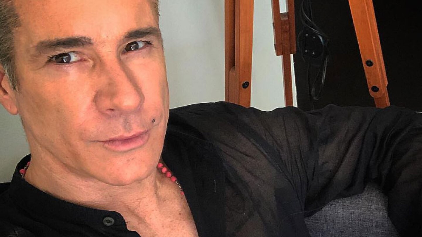 Hijo de Fernando Carrillo sufre bullying por culpa del actor