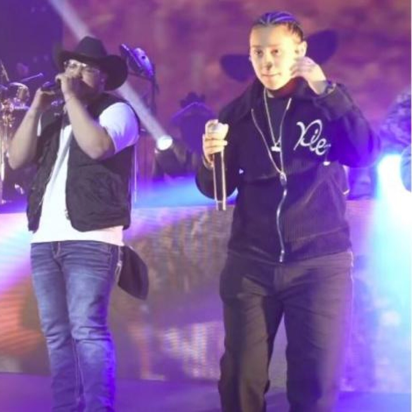 Yahritza y su Esencia son abucheados en concierto con Grupo Frontera