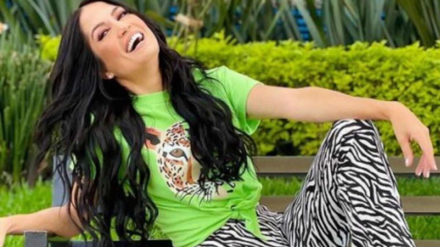 Joanna Vega-Biestro riendose