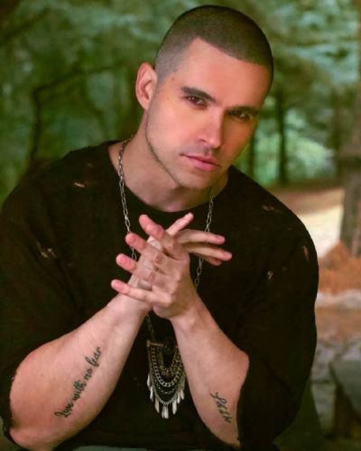 Eleazar Gómez nuevo look