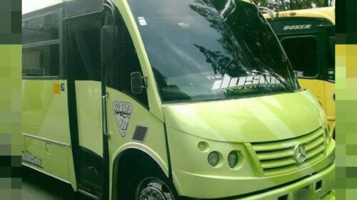 Mujeres hacen el ridículo y se pelean en la calle por el mismo hombre