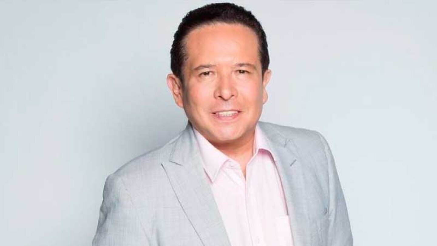 Gustavo Adolfo Infante se burla de un tema de Maná