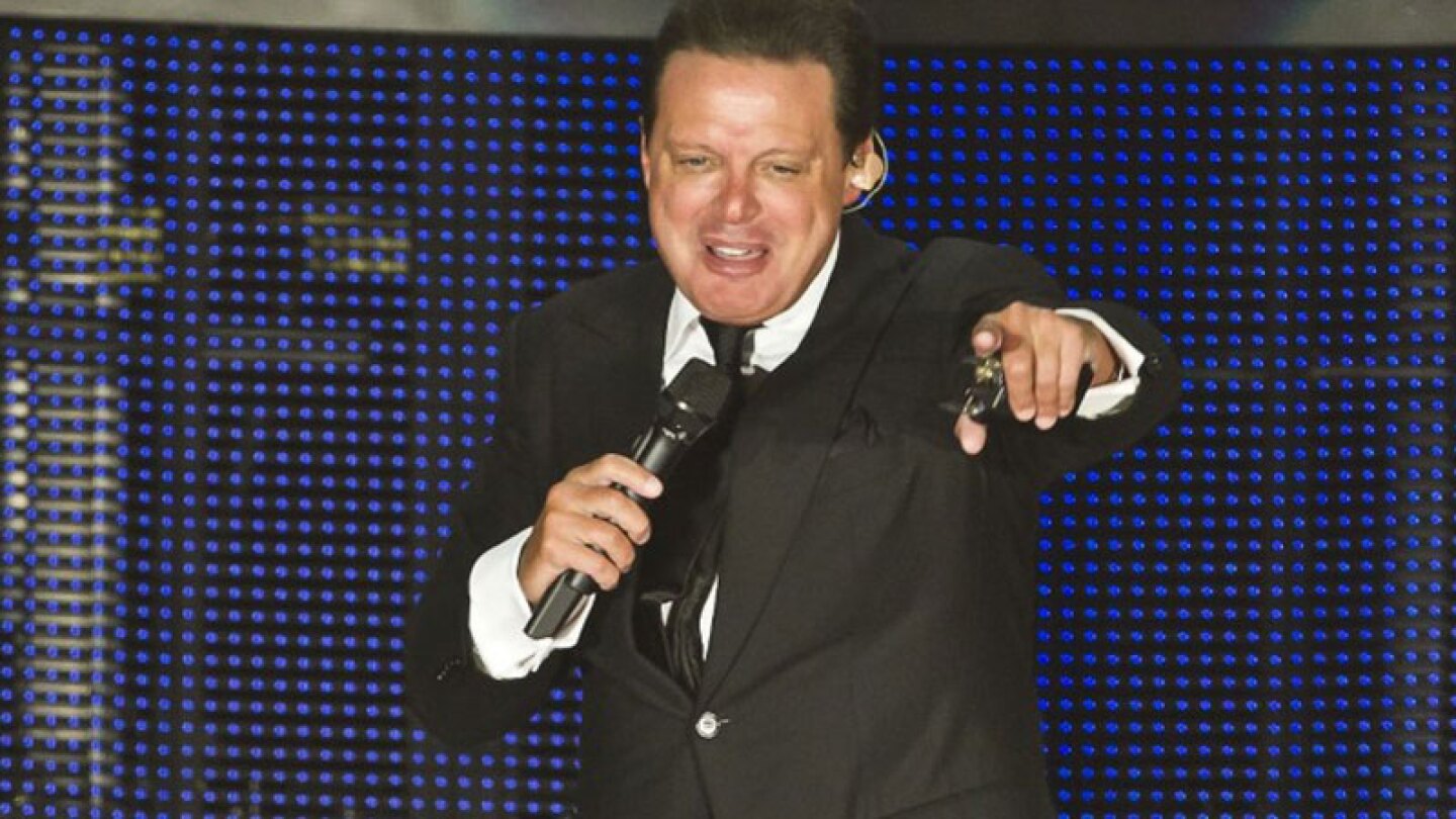 Luis Miguel pierde el control y agarra a golpes a gente de su producción