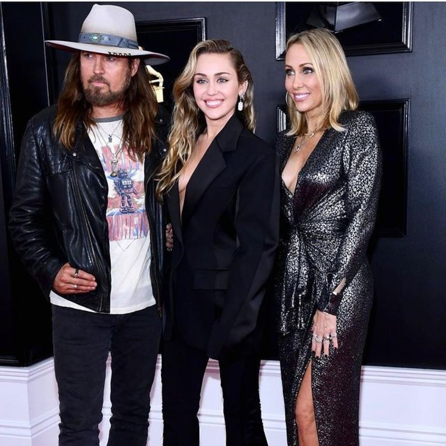 Miley Cyrus con Billy Cyrus y Tish Cyrus