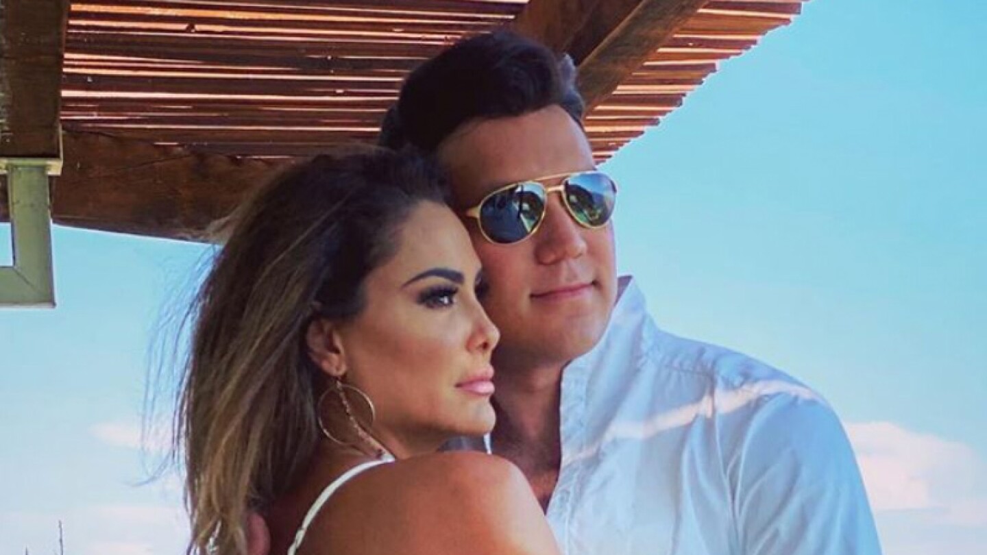 Contra viento y marea se llevó a cabo el festejo de la boda de Ninel Conde 