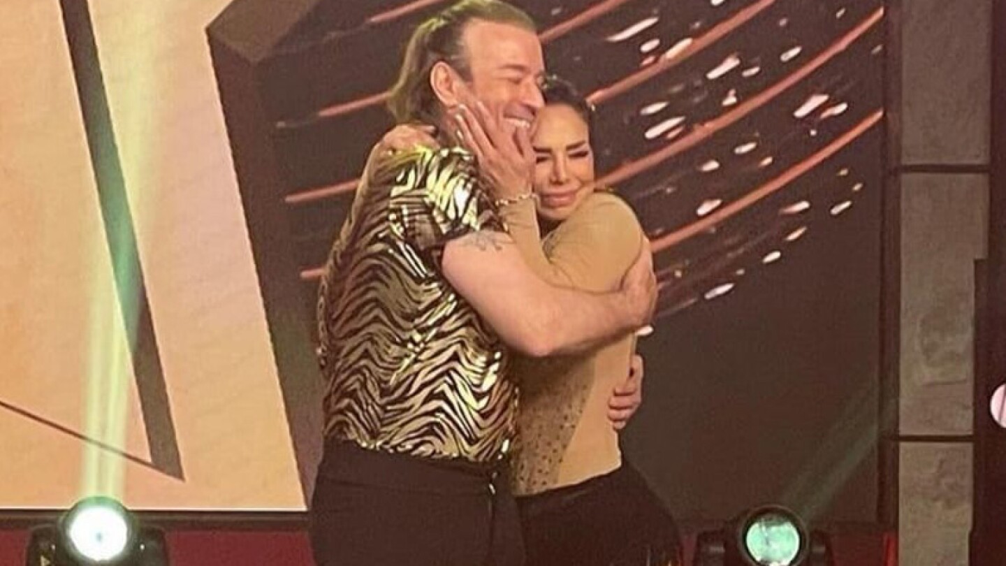 Lis Vega rompe en llanto durante su presentación en Las Estrellas Bailan