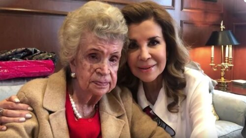 Tal y como dimos a conocer ayer, la madre de la cantante Guadalupe Pineda falleció este 9 de enero a sus 92 años de edad.