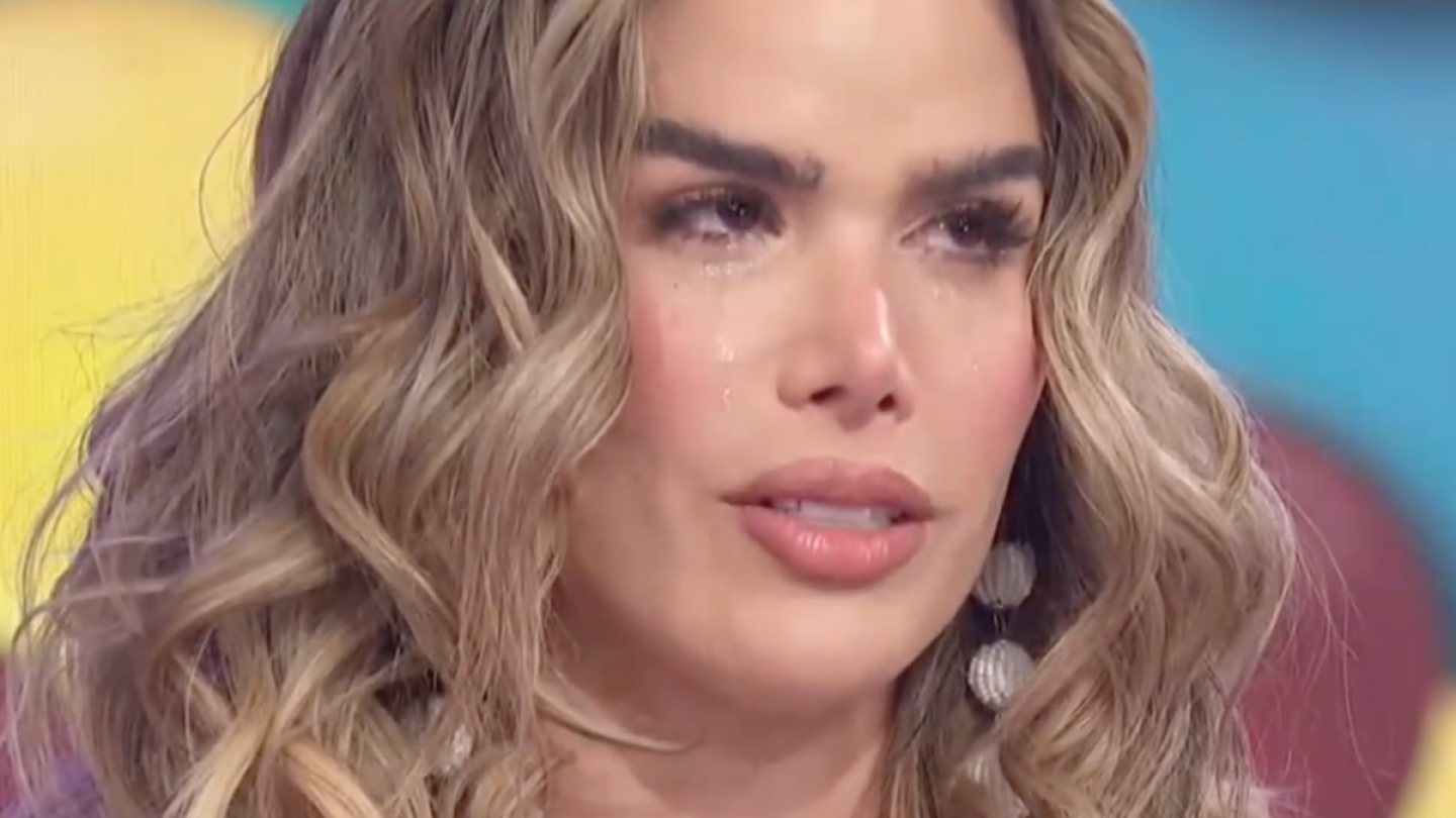 Marie Claire llorando