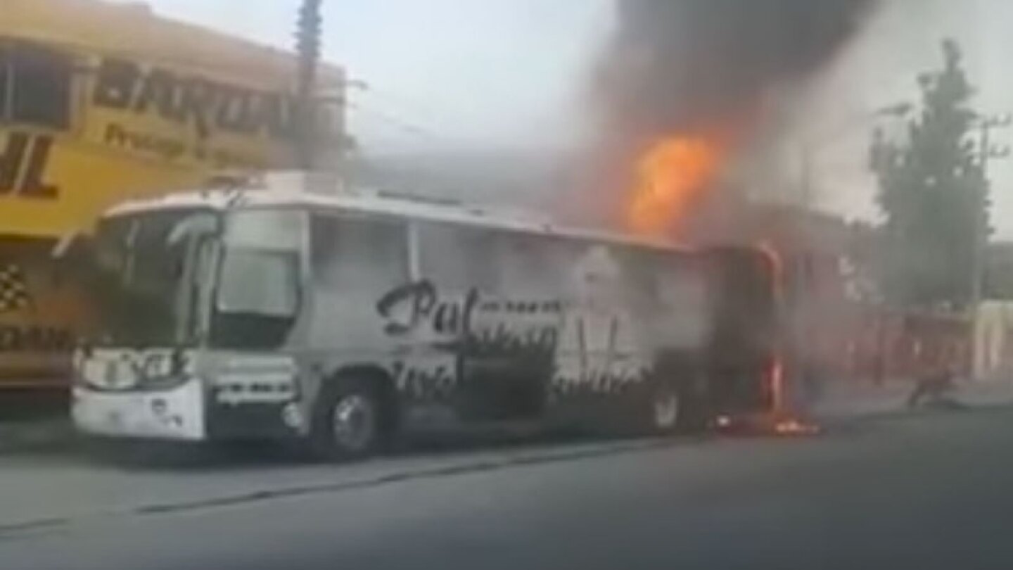 Camión de grupo Palomo se incendia