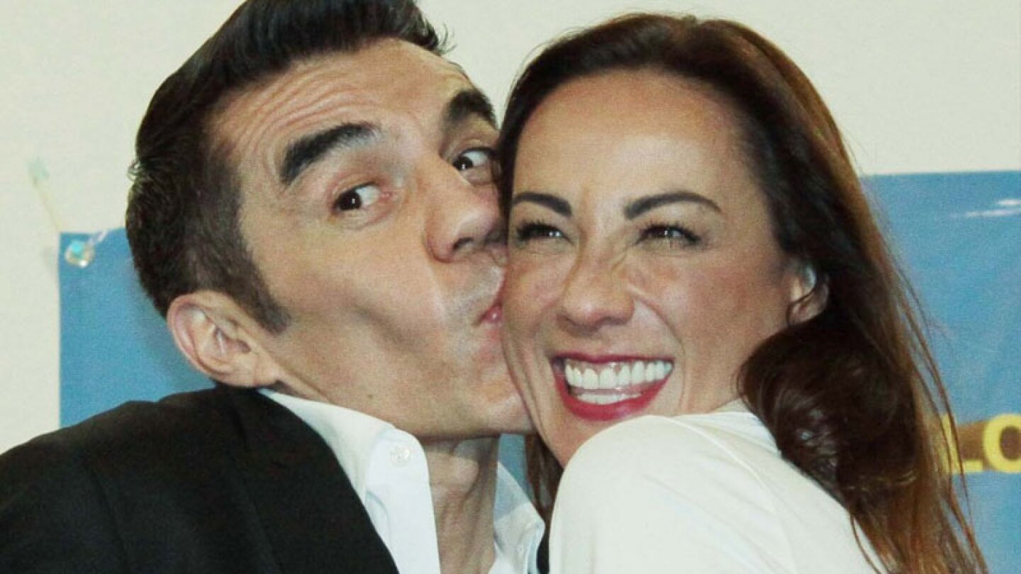 Adrián Uribe confiesa que se excita con los besos de Consuelo Duval.