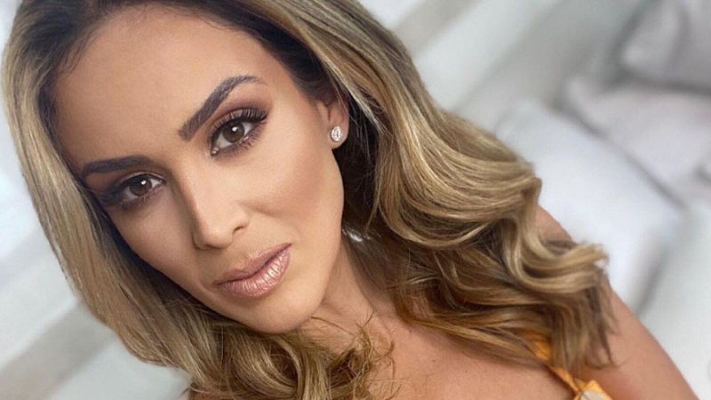 Jacky Bracamontes ya puso su árbol de Navidad ¡y está espectacular!