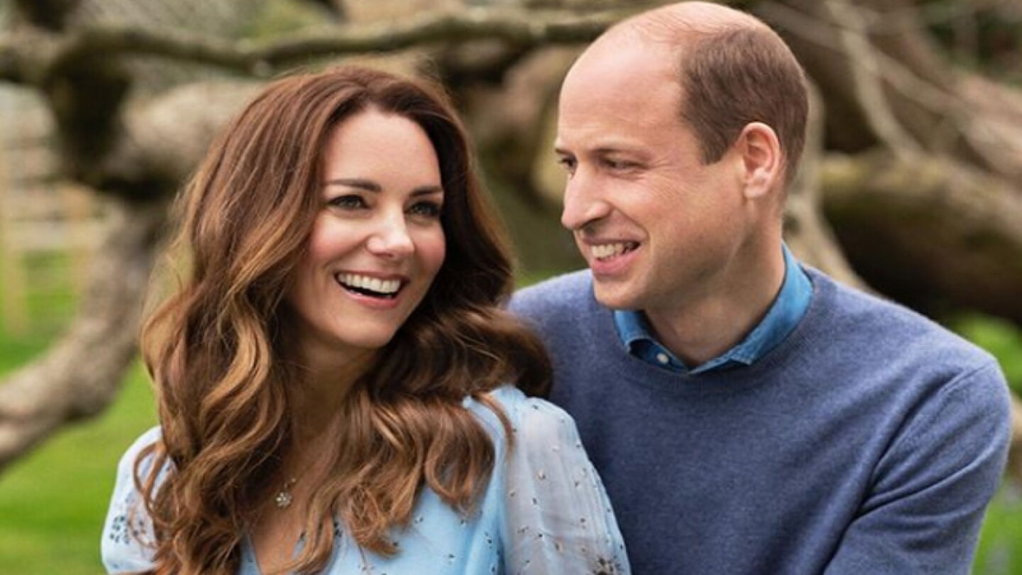 Kate Middleton y el príncipe William se estrenan en Youtube 