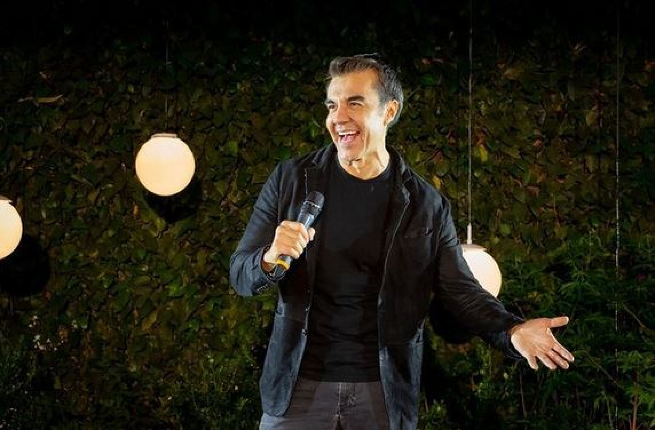 Adrián Uribe cuenta por qué perdió la exclusividad con Televisa