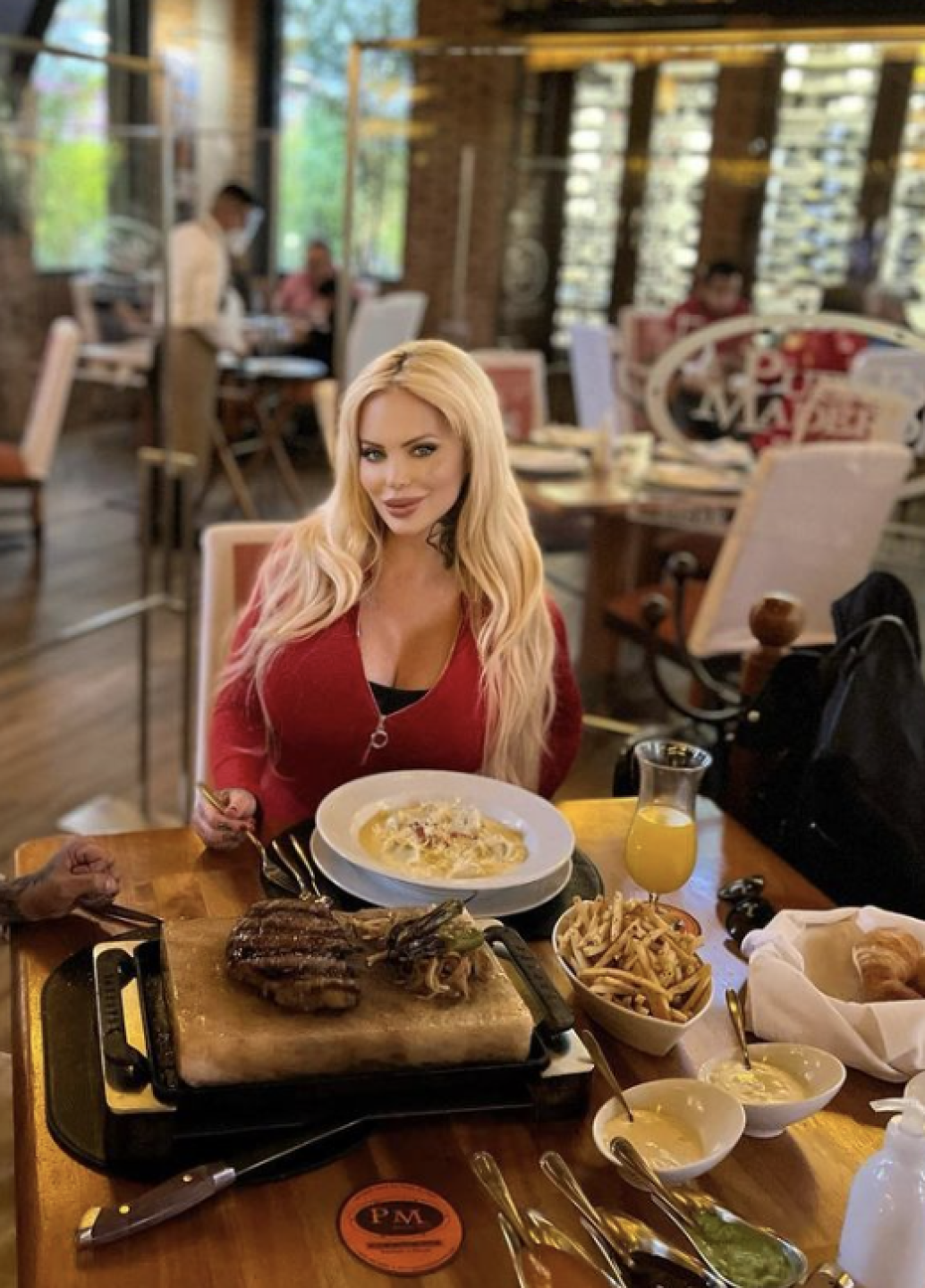 Sabrina Sabrok revela que por fin se quitará los implantantes este 2024