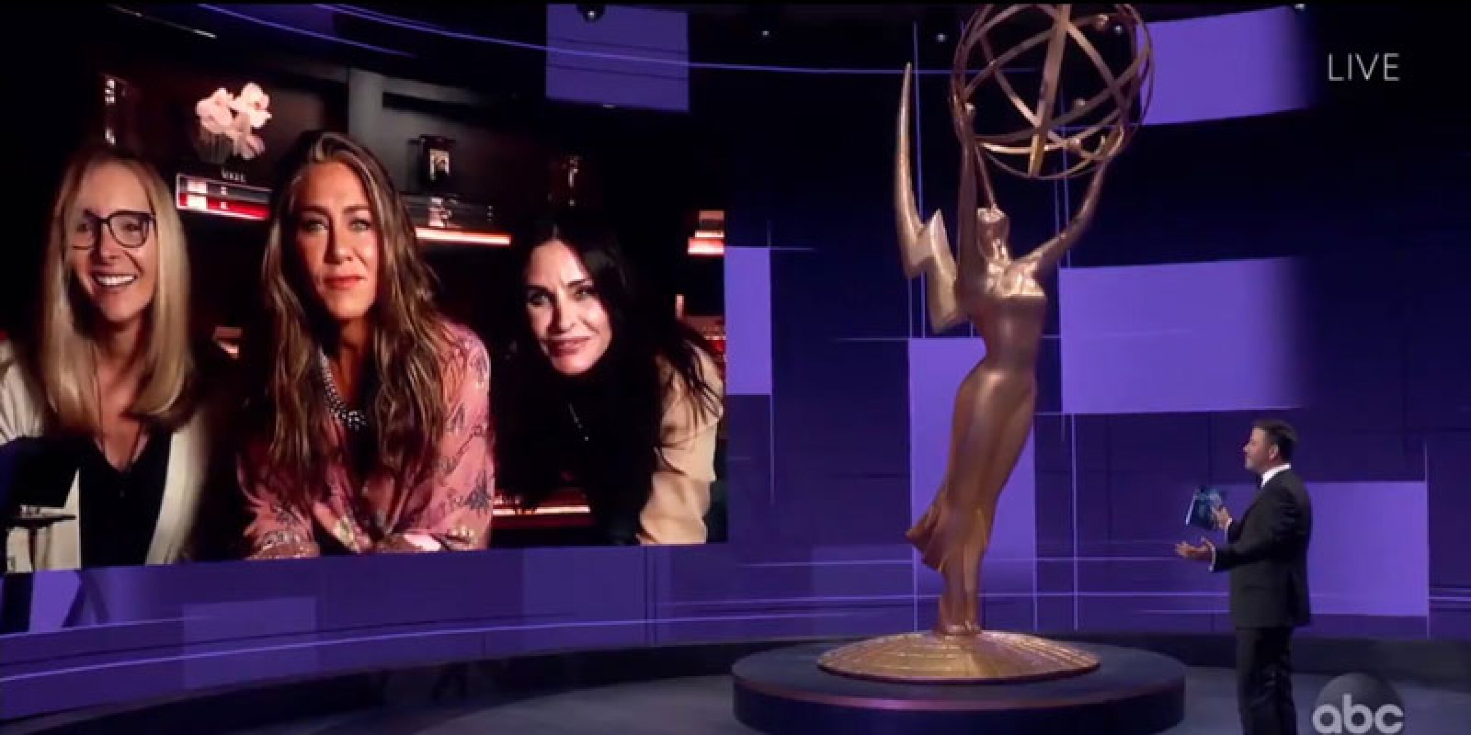 jennifer aniston friends emmys tvnotas