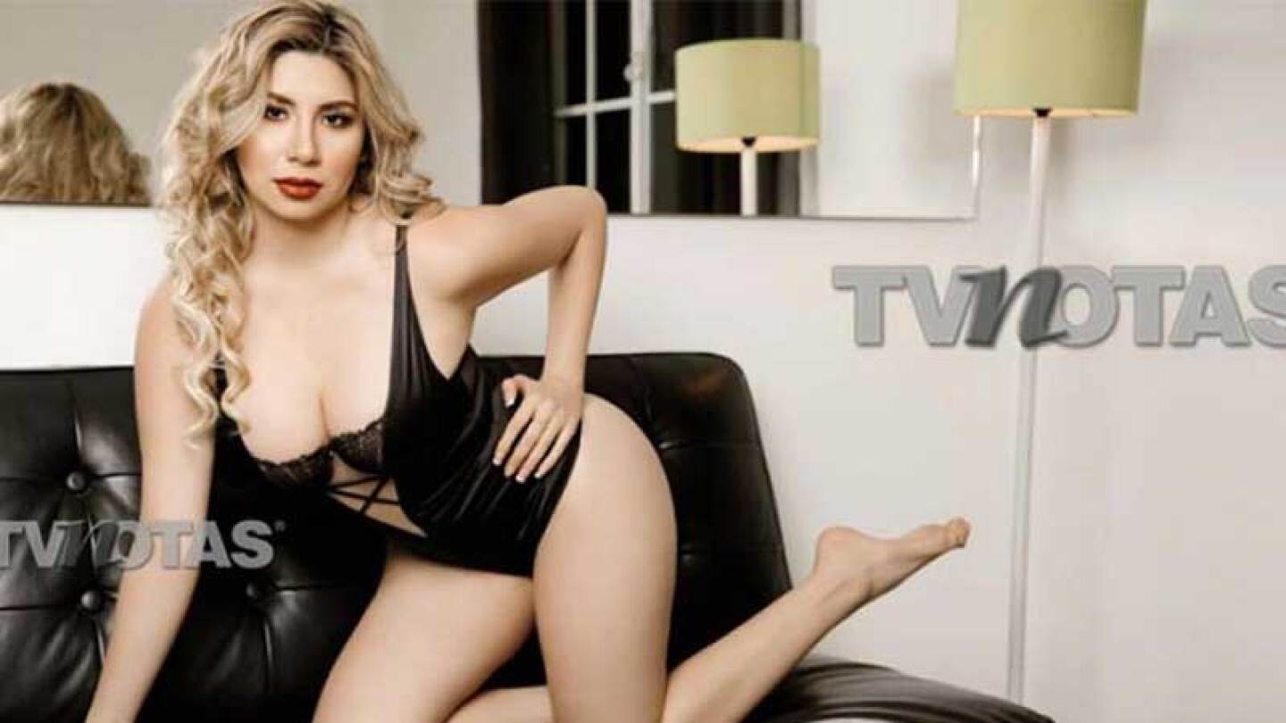 Daniela Alexis luce una cintura, parecida a la de Thalía.