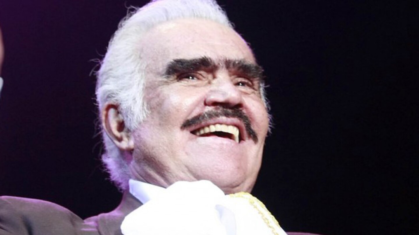 Develarán escultura de Vicente Fernández en la Plaza de los Mariachis