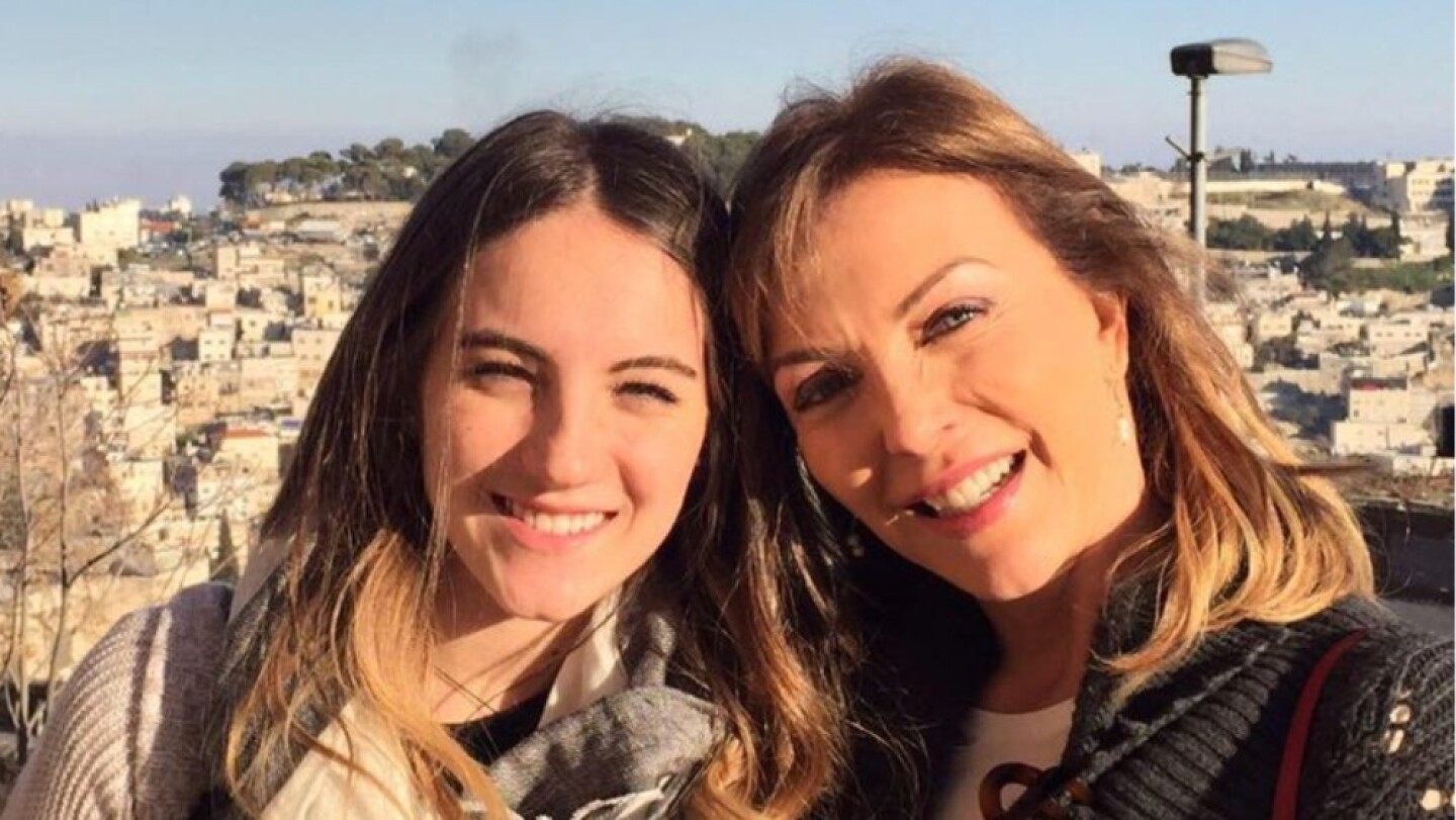 Laura Flores e hija María