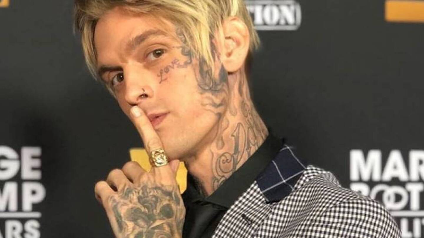 Aaron Carter anuncia su separación