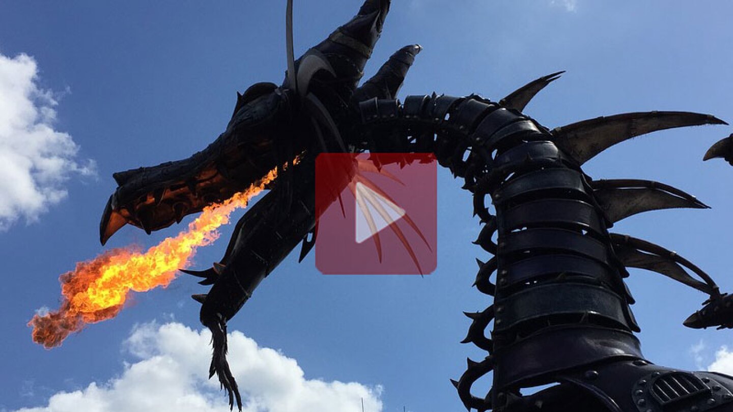 Dragón se incendia en Disneylandia