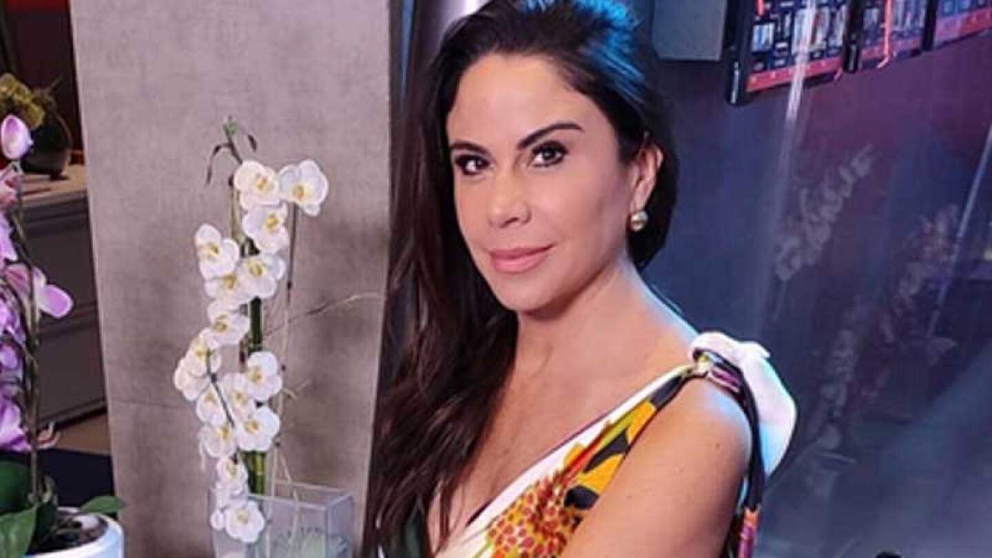 Paola Rojas trabajó como botarga antes de ser periodista