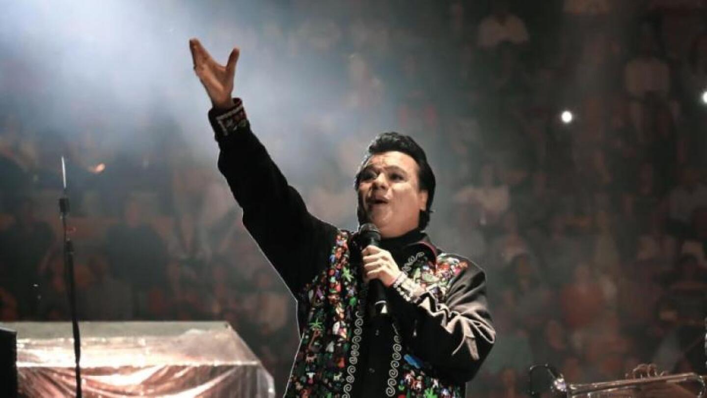 Hijo de Juan Gabriel desmiente relación con su padre y confirma que fue adoptado