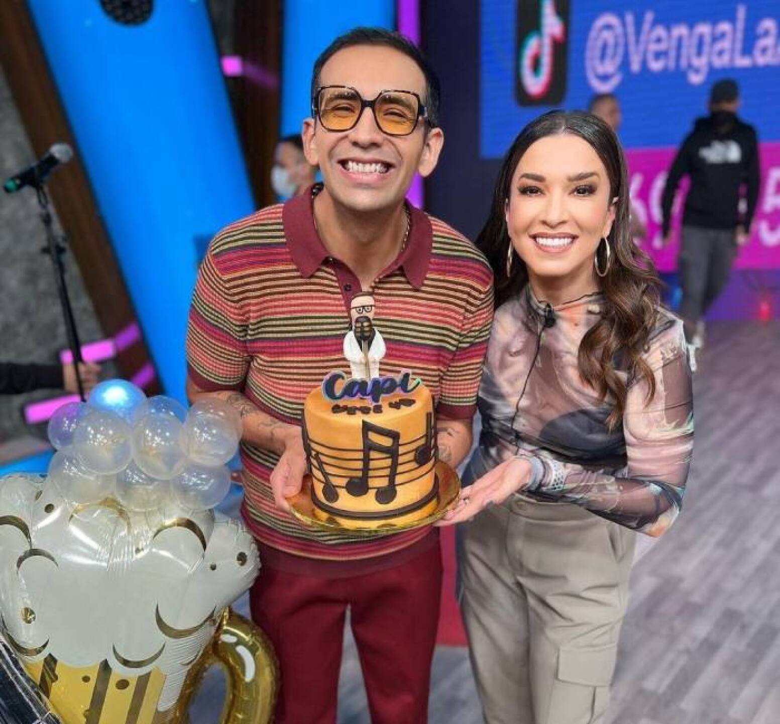 Carlos Alberto Pérez Ibarra  conocido como El Capi Pérez, es un comediante y presentador de televisión mexicano.