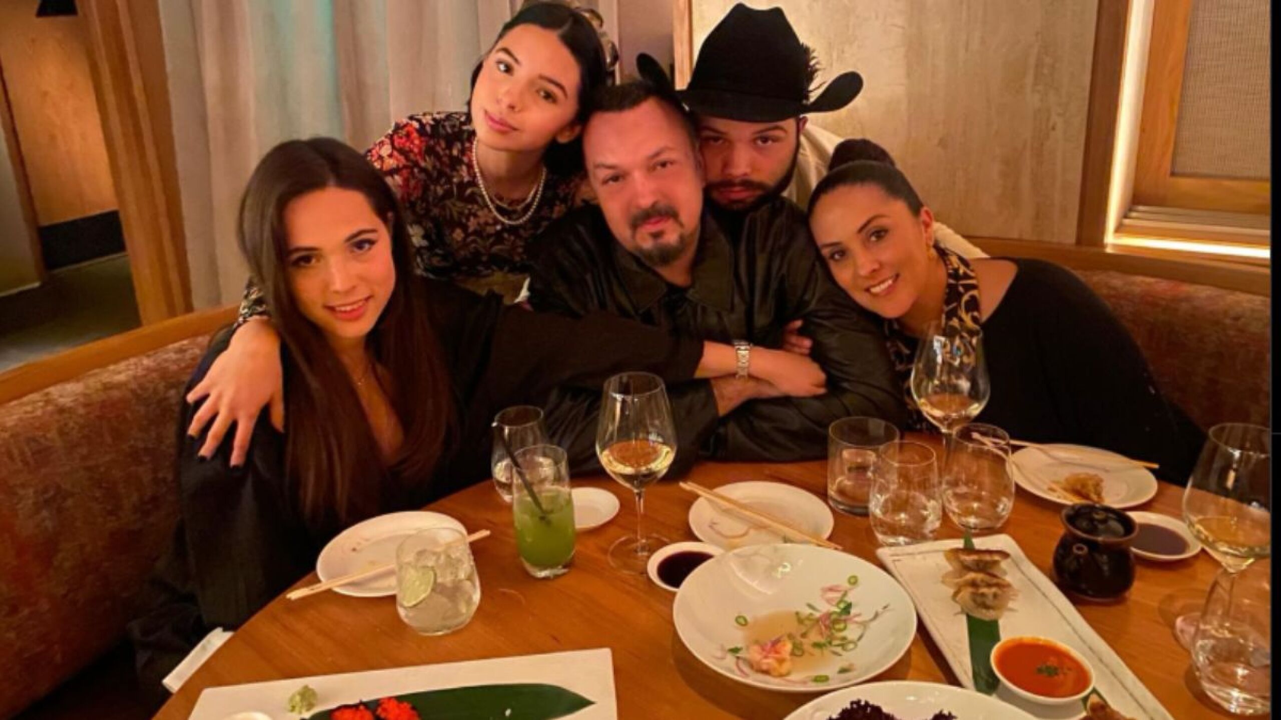 Ángela Aguilar festeja Año Nuevo sin Nodal y ¿con mensaje para los haters? Le llueven críticas