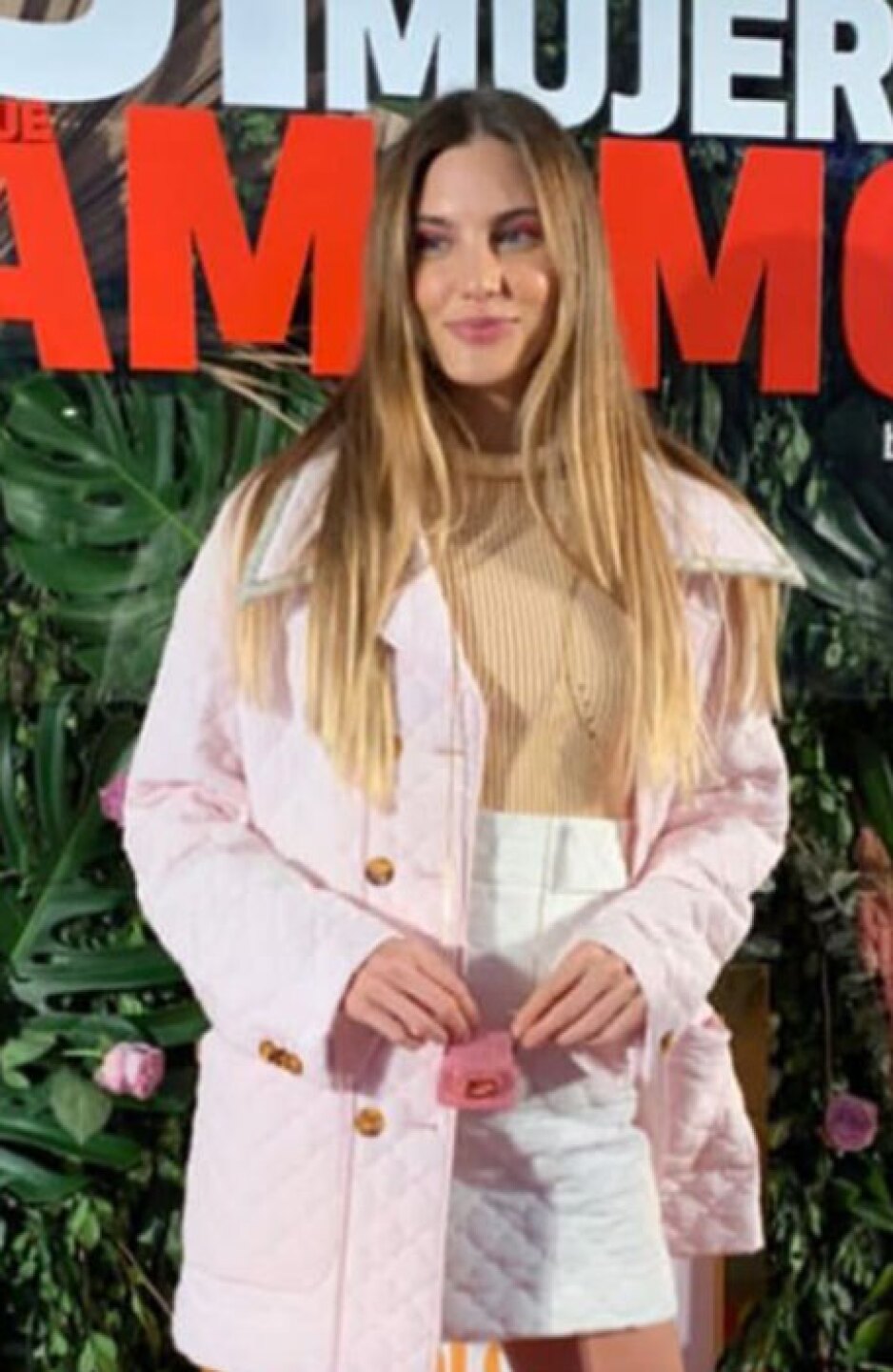 macarena achaga michelle salas luis miguel la serie netflix foto