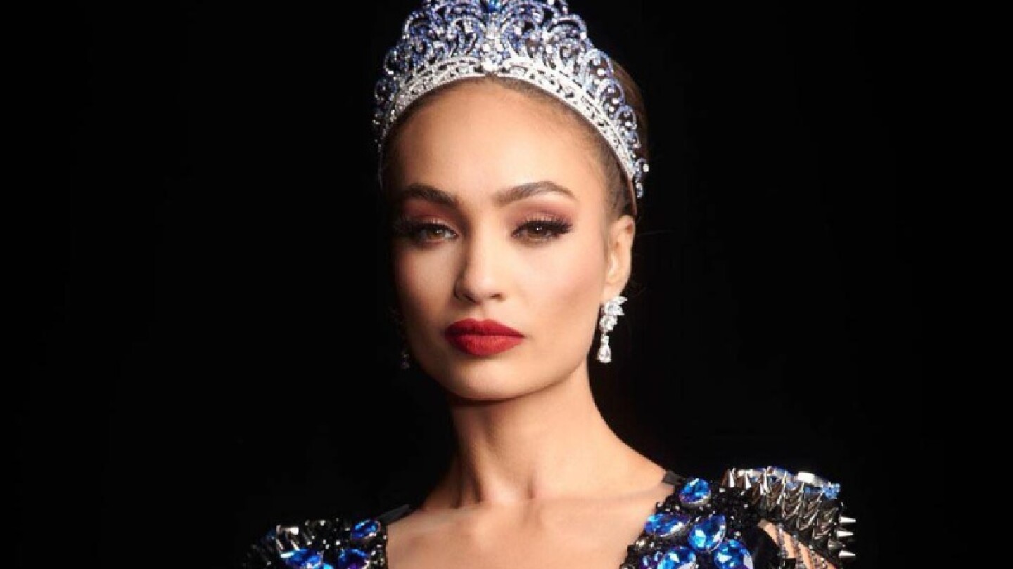 Ganadora de Miss Universo renuncia a su corona como Miss Estados Unidos