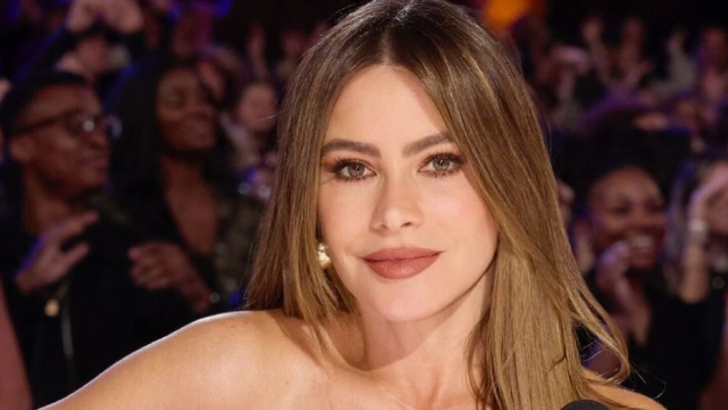 Sofía Vergara posando