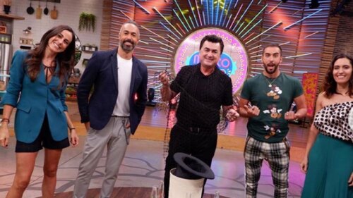 Conductor de matutino regañado por su productor por comentarios homofóbicos