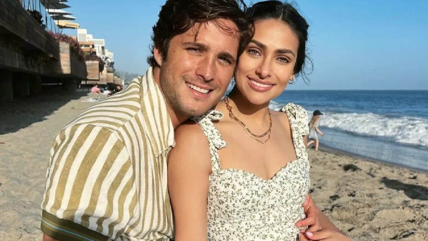 ¿Renata Notni embarazada y en planes de boda con Diego Boneta? ¡Ya reaccionó al rumor!