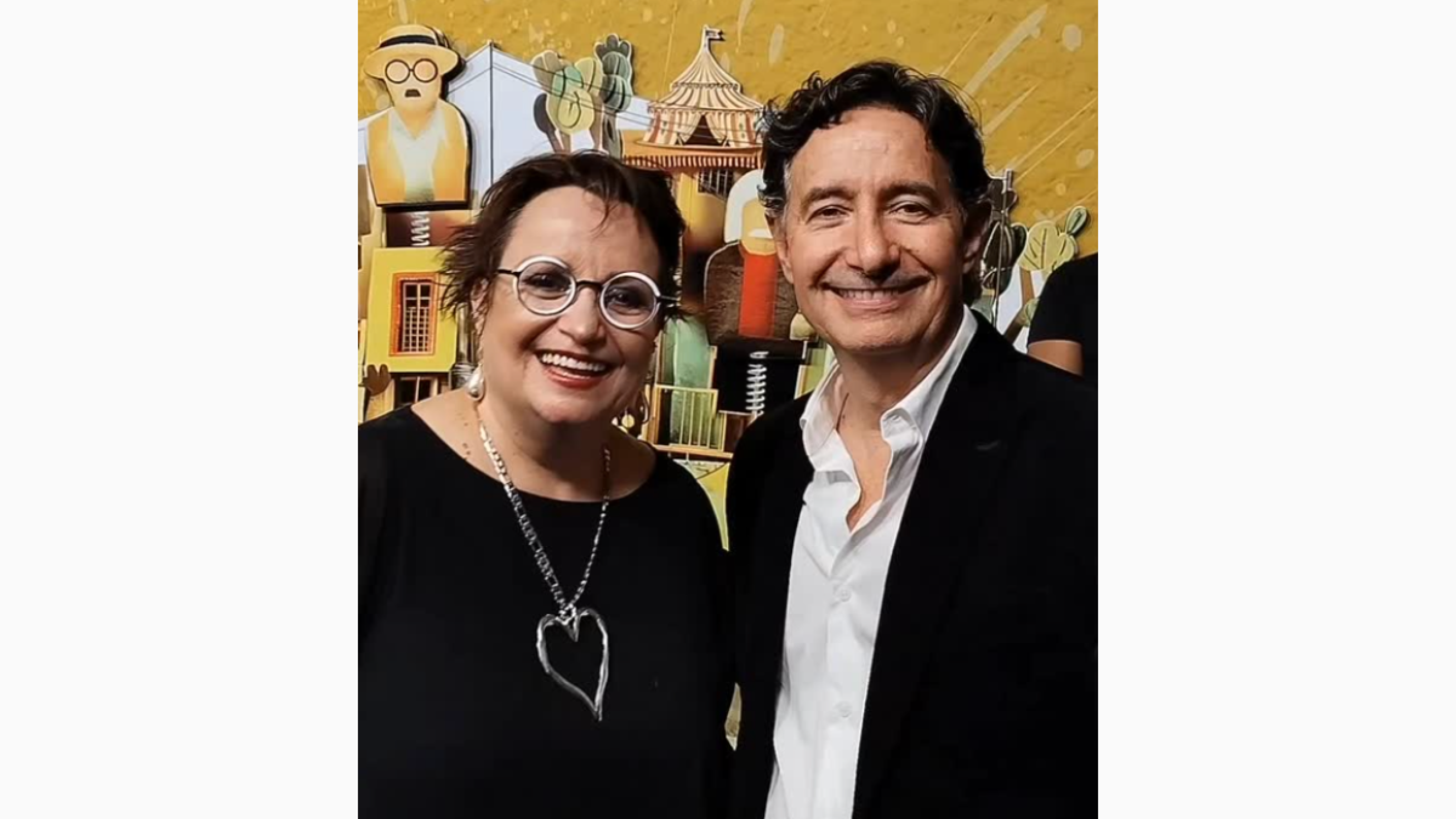 Roberto y Paulina Gómez Fernández, hijos de chespirito y responsables de 'Chespirito Sin querer queriendo'.png