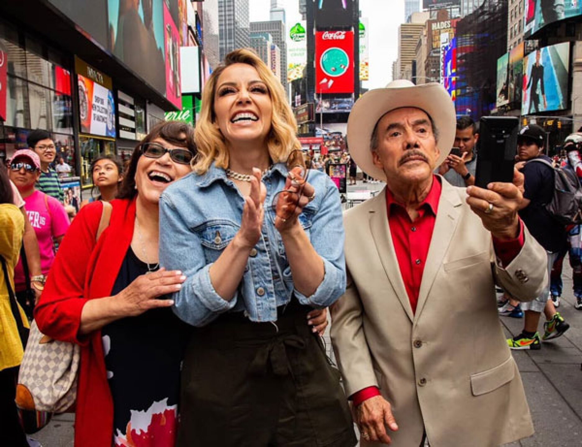 Esposa de Pedro Rivera exhibe a los Rivera