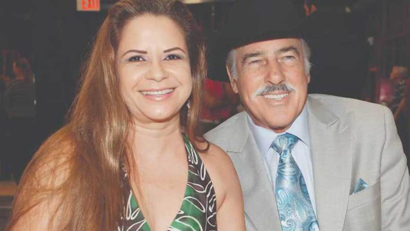 Esposa de Andrés García revela que desde hace dos meses el actor requiere transfusiones de sangre