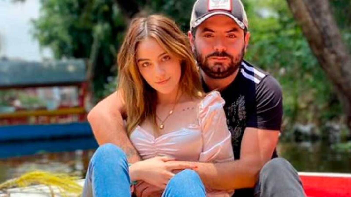 Alessandra Rosaldo compartió una linda postal navideña con José Eduardo y su noviaAlessandra Rosaldo compartió una linda postal navideña con José Eduardo y su novia