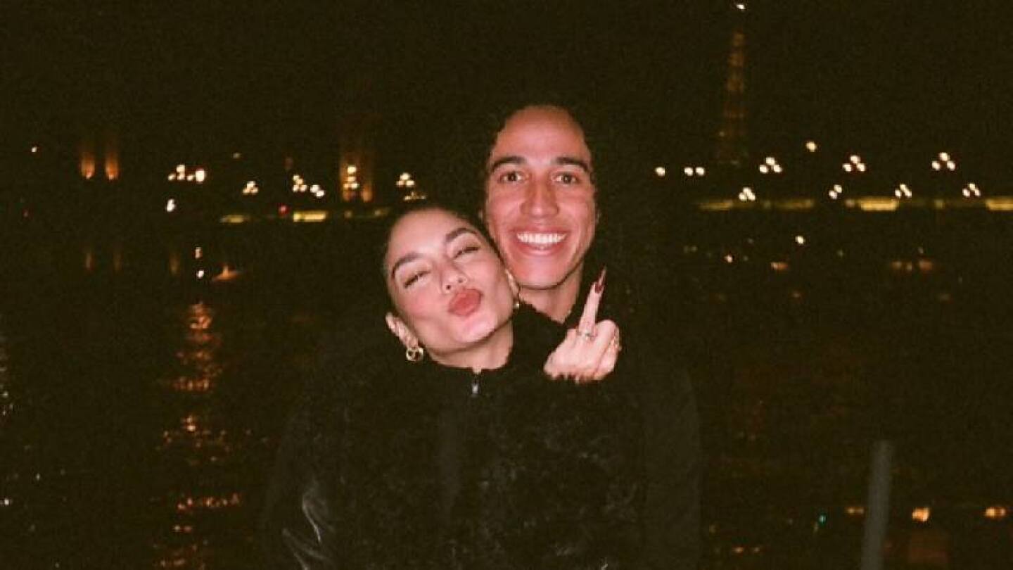 Vanessa Hudgens y Cole Tucker anuncian su compromiso desde París
