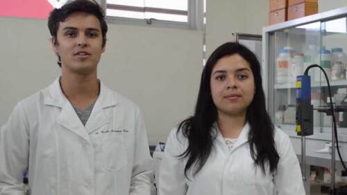 Los jóvenes están muy entusiasmados por ganar.