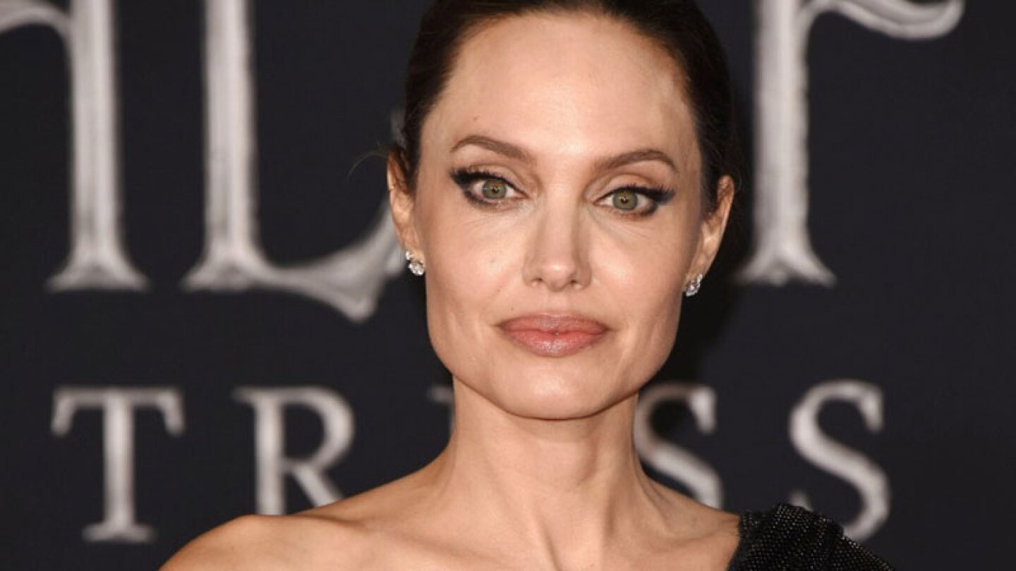 angelina jolie shiloh