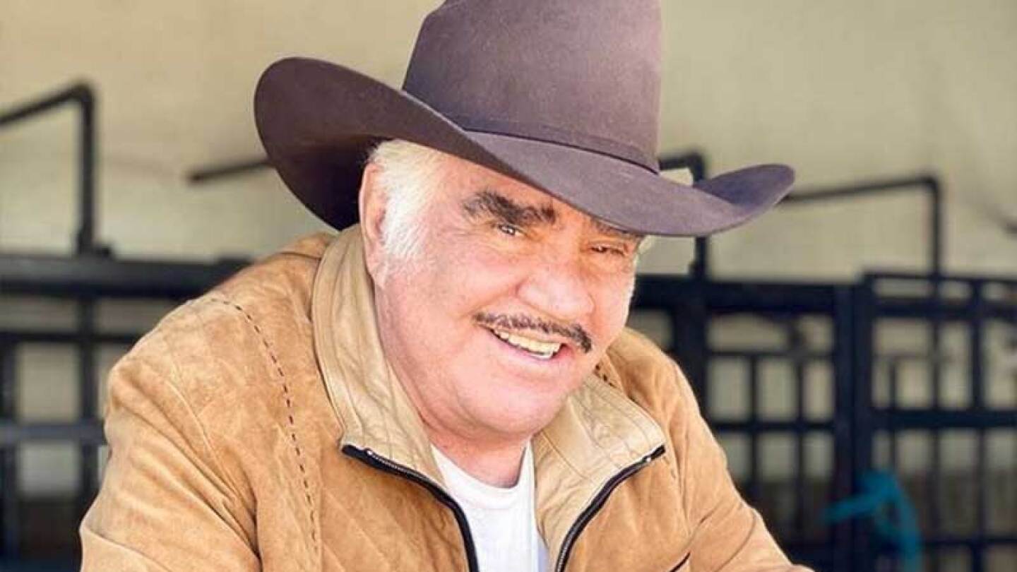 Vicente Fernández sale del hospital