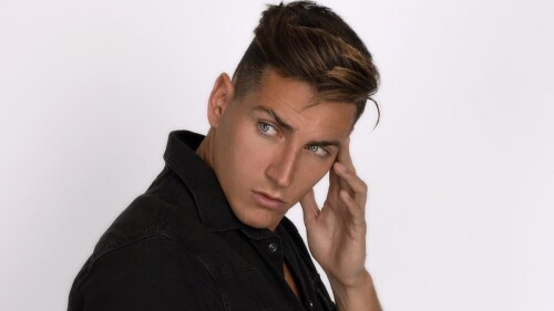 Agustín Fernández es criticado por recibir regalos