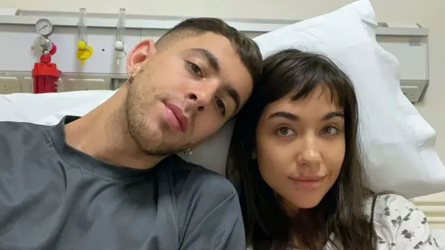 J Rei y María Becerra en el hospital