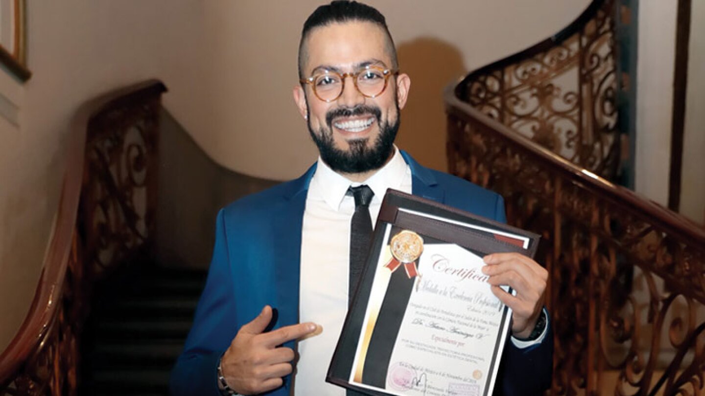 El doctor de Danna Paola, Horacio Pancheri, Araceli Ordaz ‘Gomita’ y Fredy Ordaz ‘Lapizito’ se ha hecho famoso por los cambios en las sonrisas de sus pacientes.
