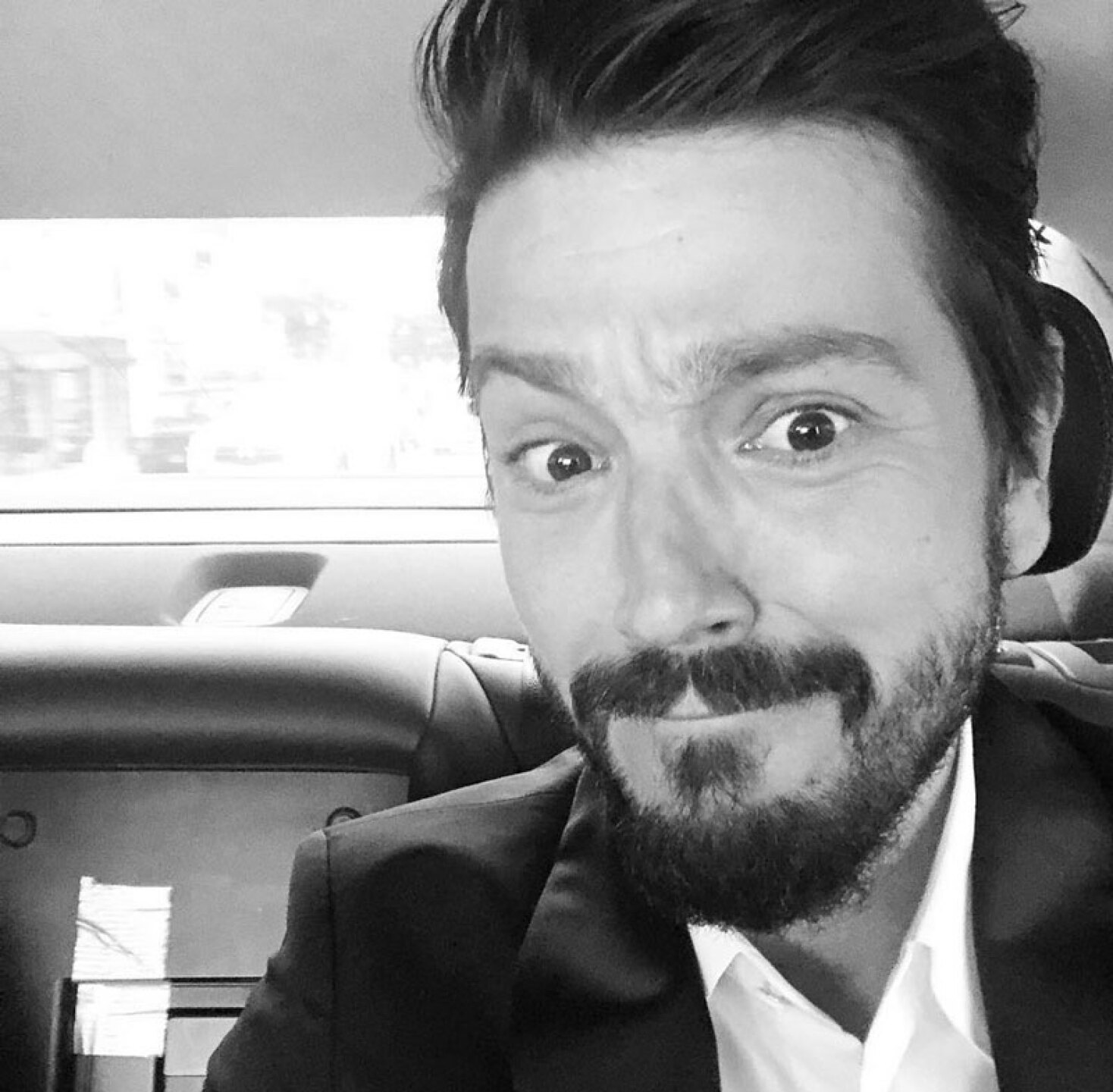 Diego Luna contento por serie de 'Star Wars'