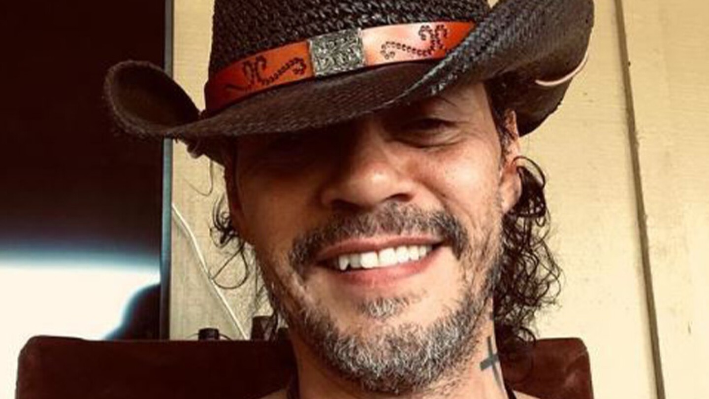 Marc Anthony se recupera de la caída que sufrió en Panamá