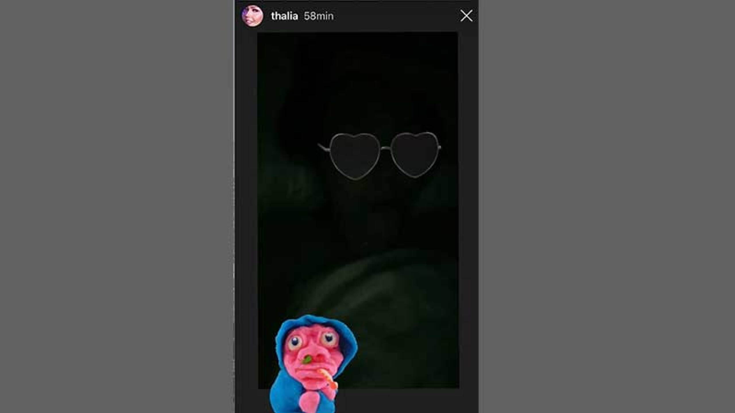 Thalía puso imágenes con gifs de enfermedad.