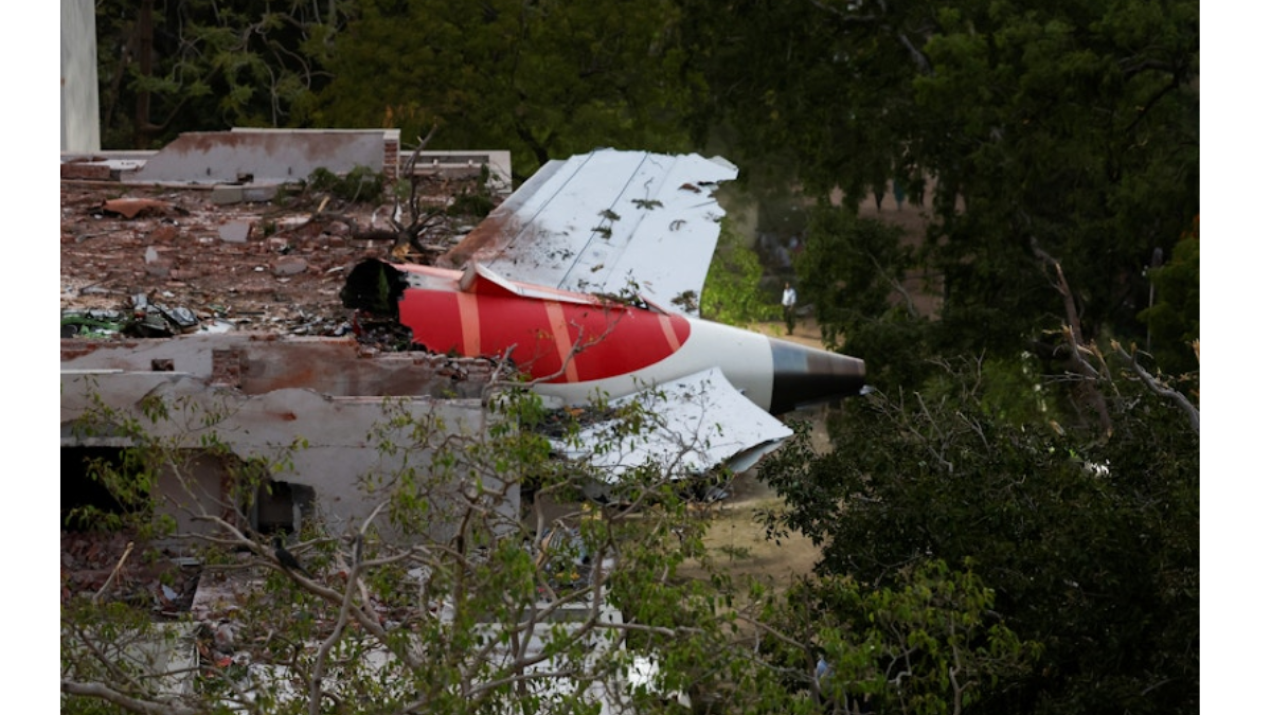 Accidente Aéreo en India; hay un sobreviviente