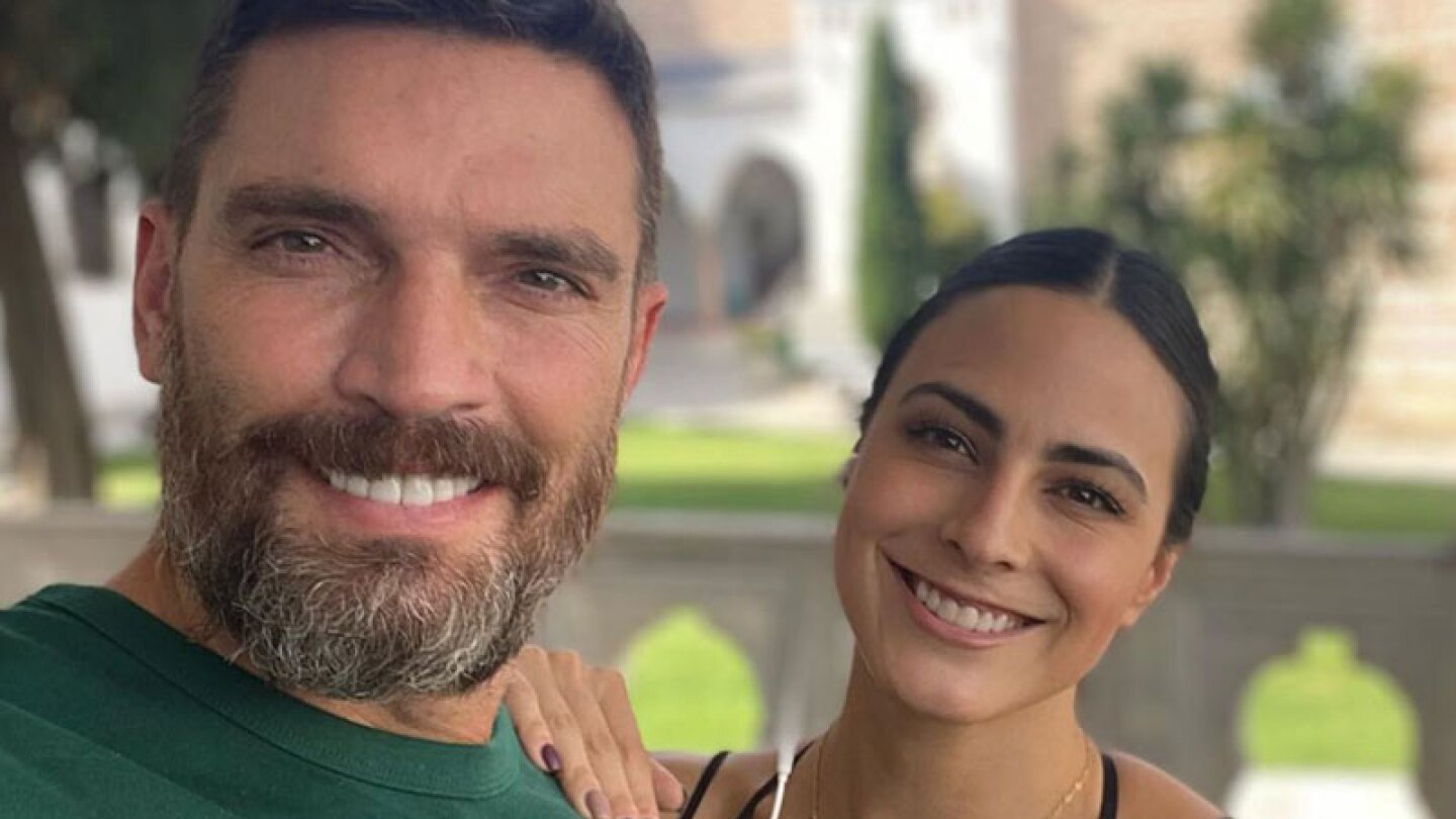 Julian Gil y Valeria Marín