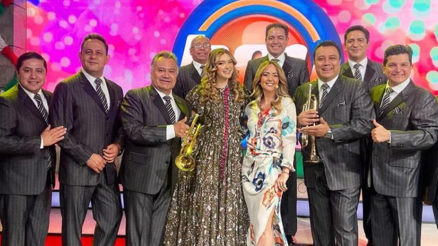 Así reaccionó Andrea Legarreta Mía Rubín cantando La Sonora Santanera